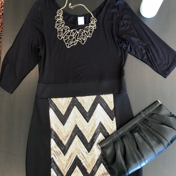 SEQUINED BODYCON DRESS. NW0T. - Picture 3 of 7